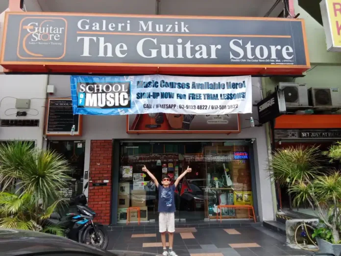 Buying guitars and musical instruments in cheras, kuala lumpur