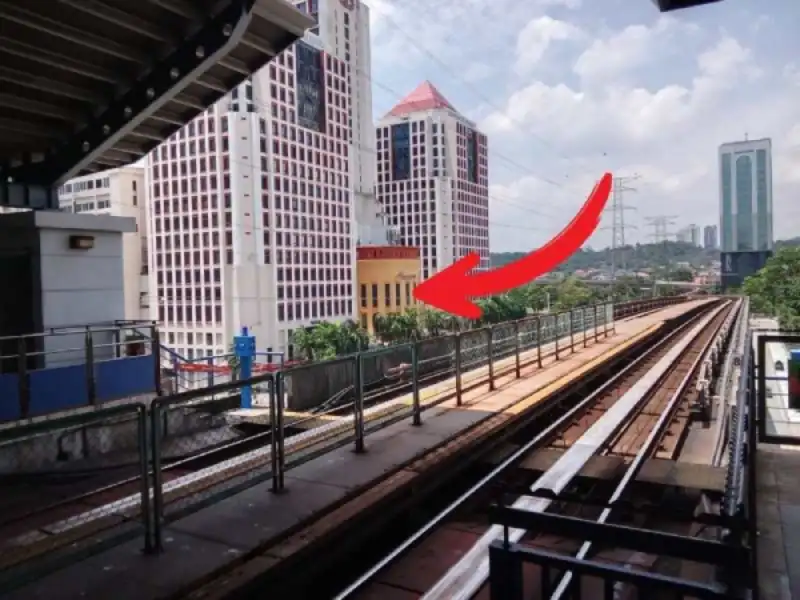 Here is the place, view from the station taman jaya