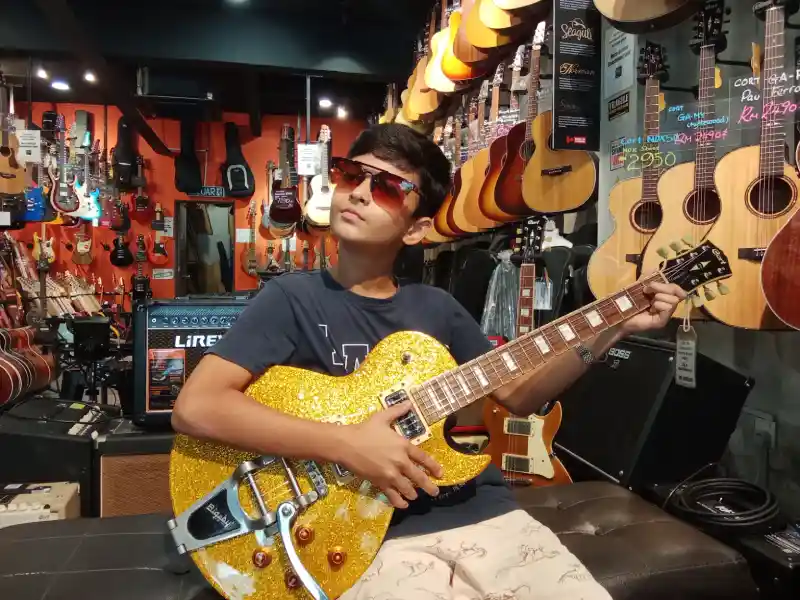Perfect electric guitar 50% off